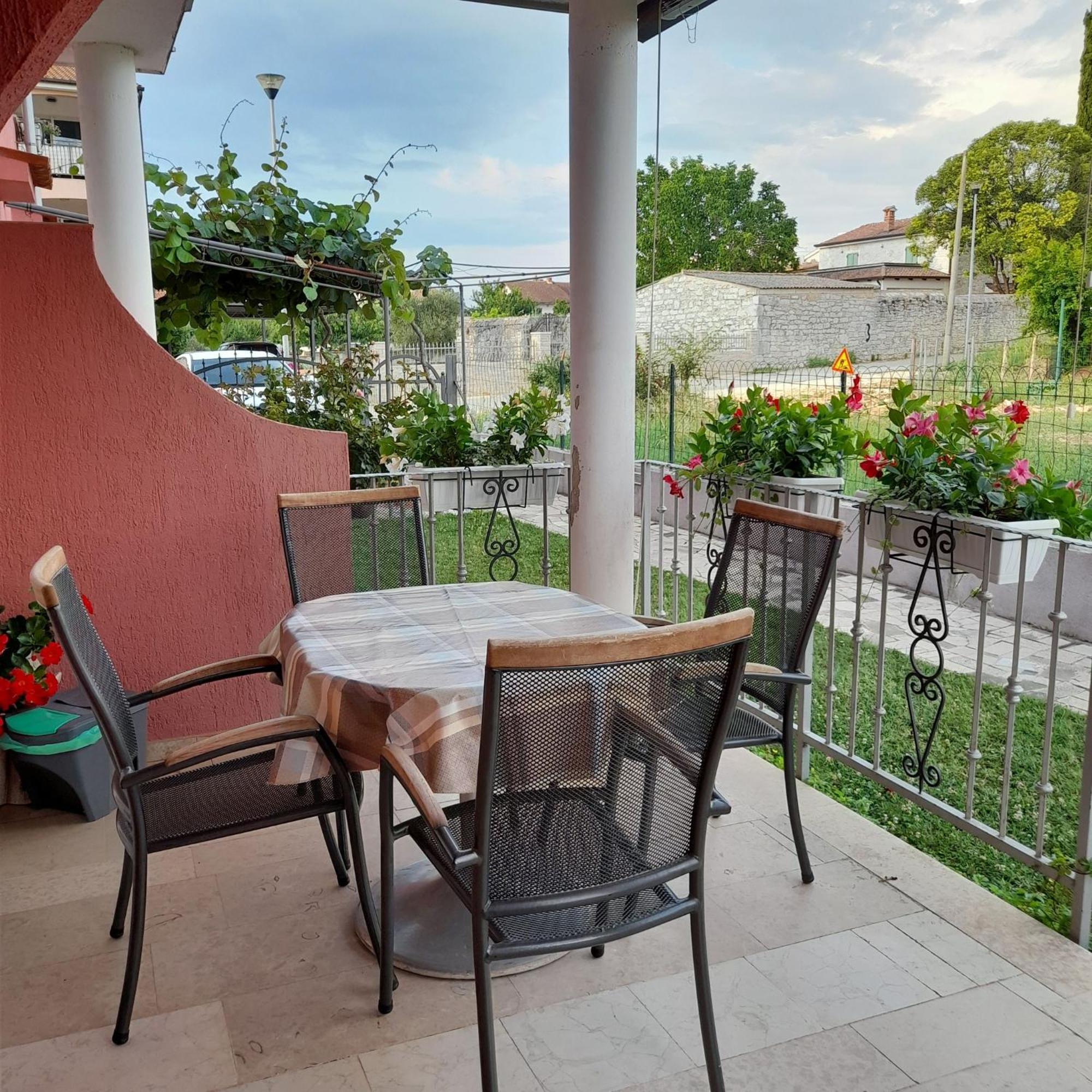 Apartments Dragica Πόρετς Εξωτερικό φωτογραφία