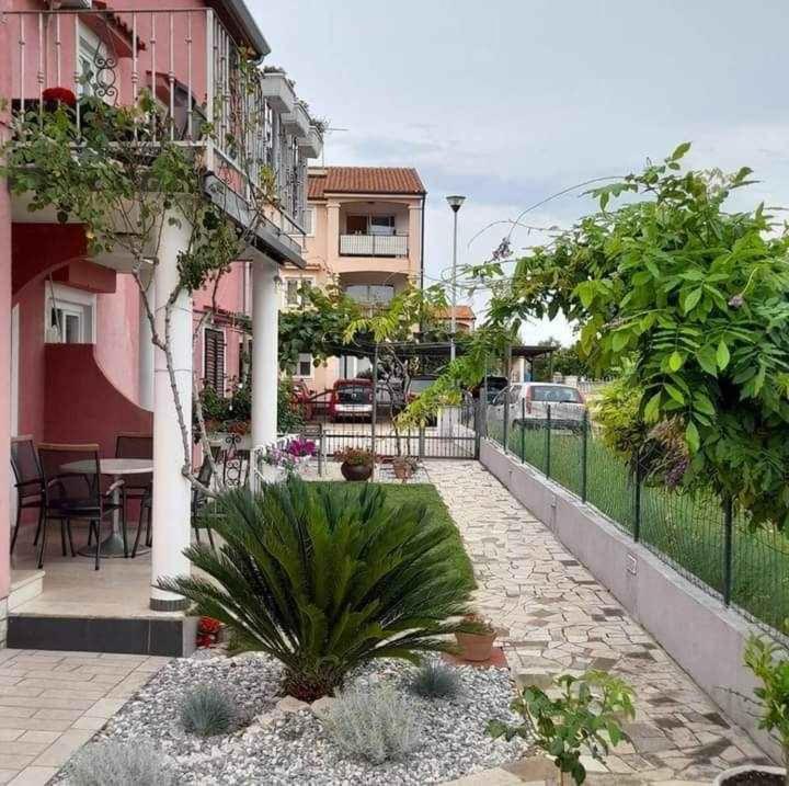Apartments Dragica Πόρετς Εξωτερικό φωτογραφία